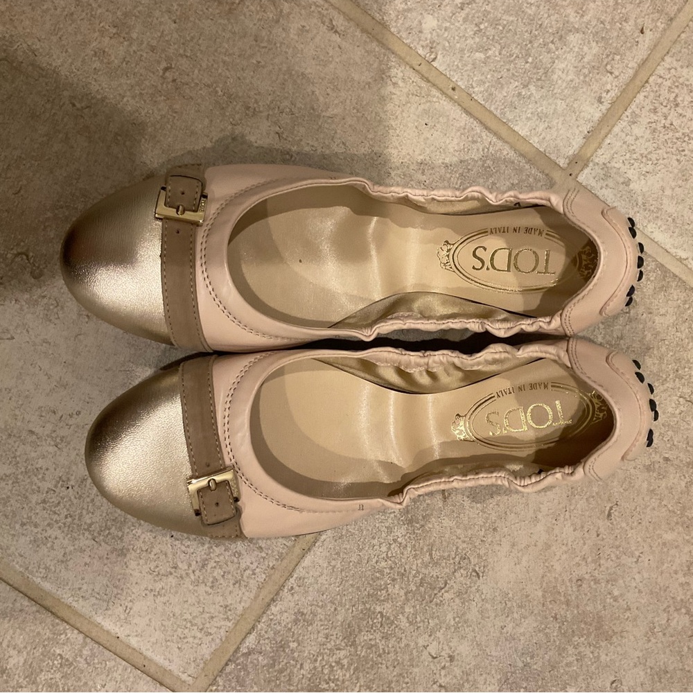 NEW Tod’s Dee Metallic Leather Buckle Cap Toe Ballet Flats Sz 37